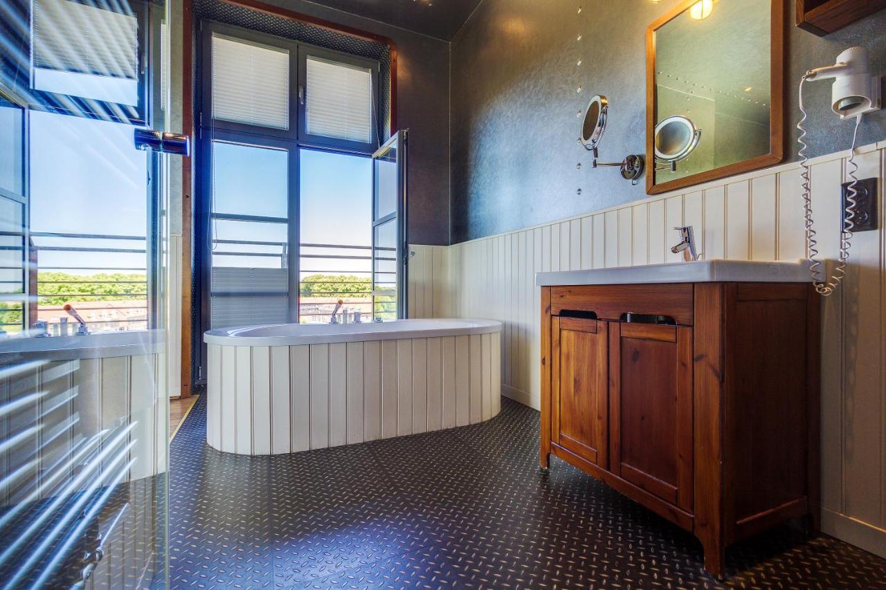 Hotel Doemitzer Hafen Bagian luar foto