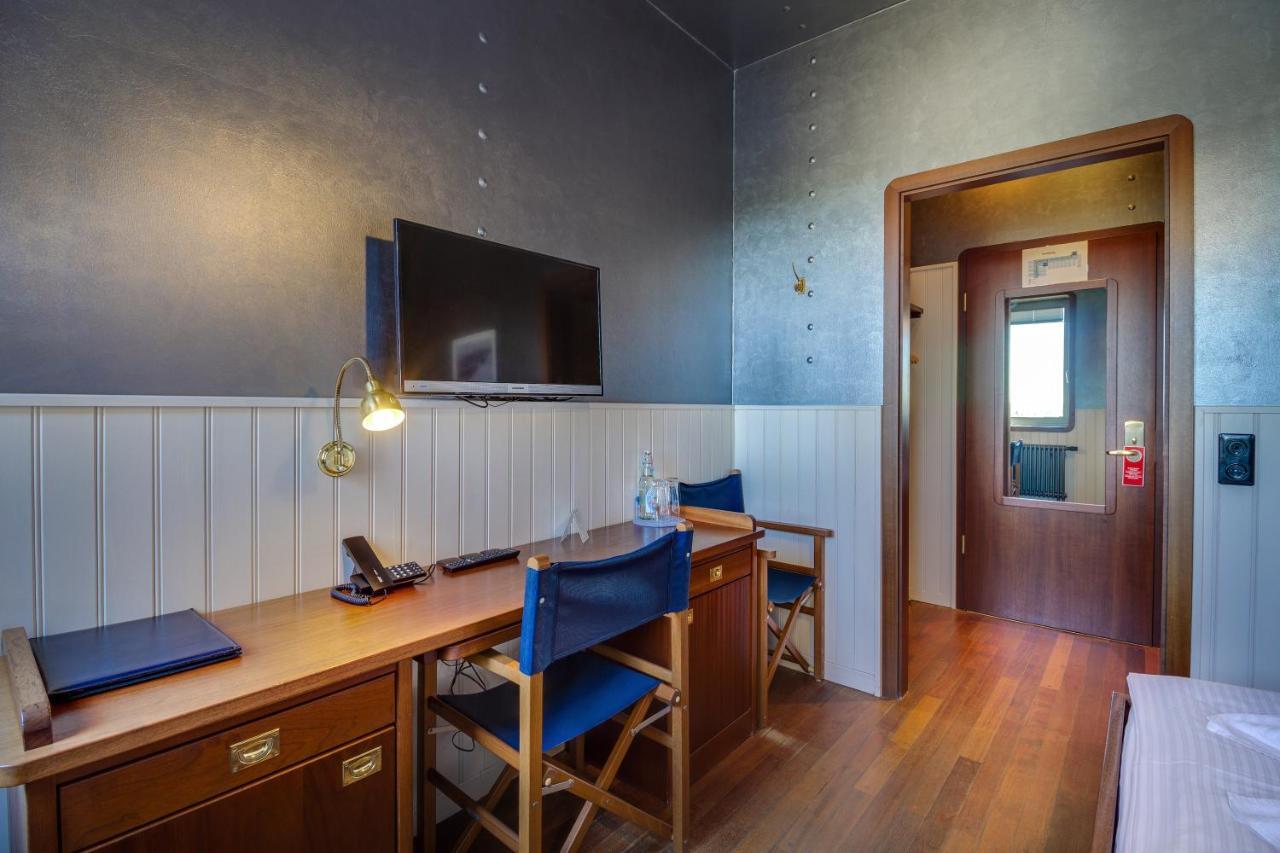 Hotel Doemitzer Hafen Bagian luar foto